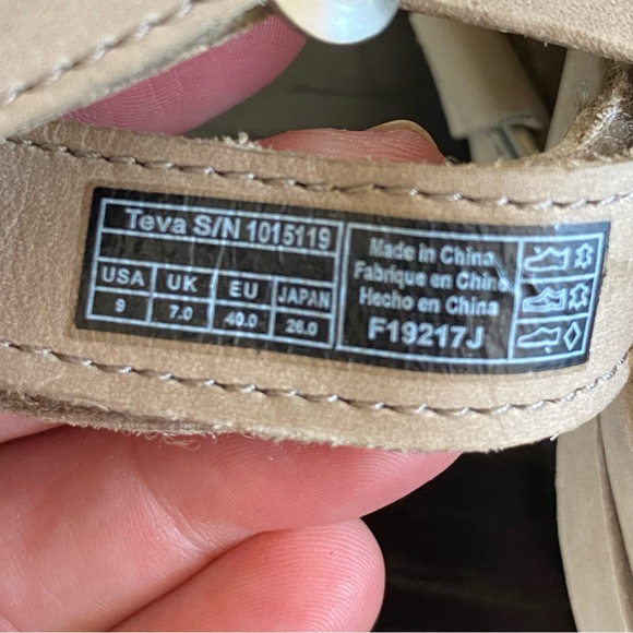 Teva Ysidro Universal Wedge Taupe Sand Sandals Size 9 Leather Comfort Modern - Picture 6 of 6